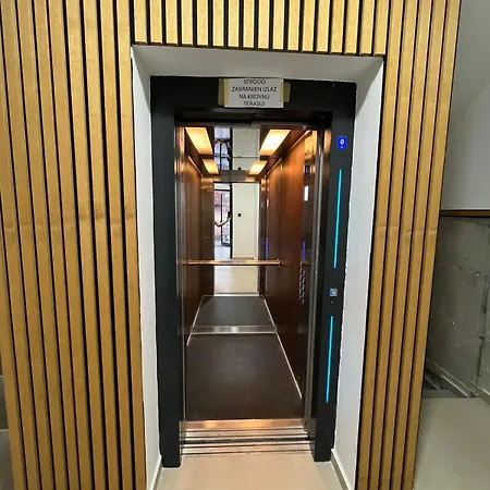 Apartament Penthaus Novak *